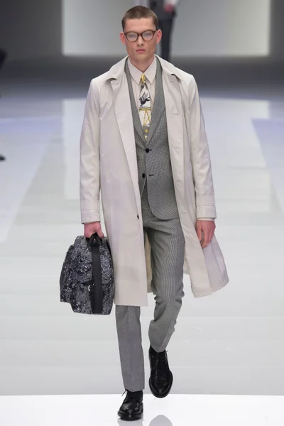 Look 4